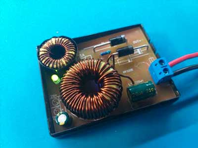 Автономний десульфатор кислотних батарей Автономний десульфатор кислотних батарей